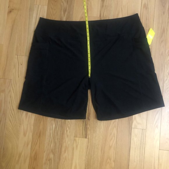 New  with tags  Nola collection addition Elle Athletic Shorts - Picture 9 of 15